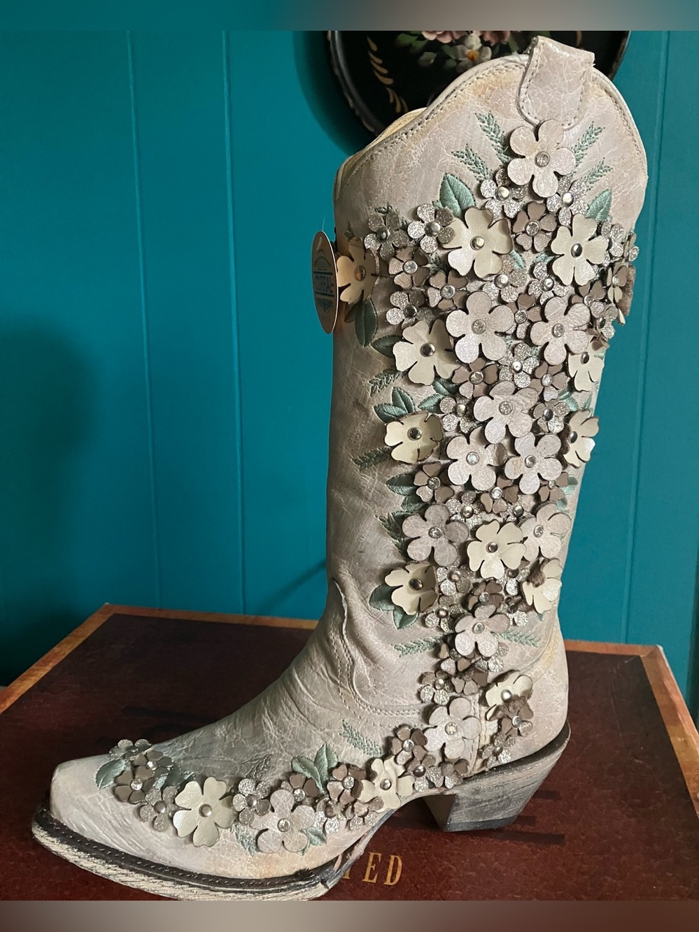 NIB RARE Pearl Leather Floral Appliqué Boho Country Wedding Western Boots